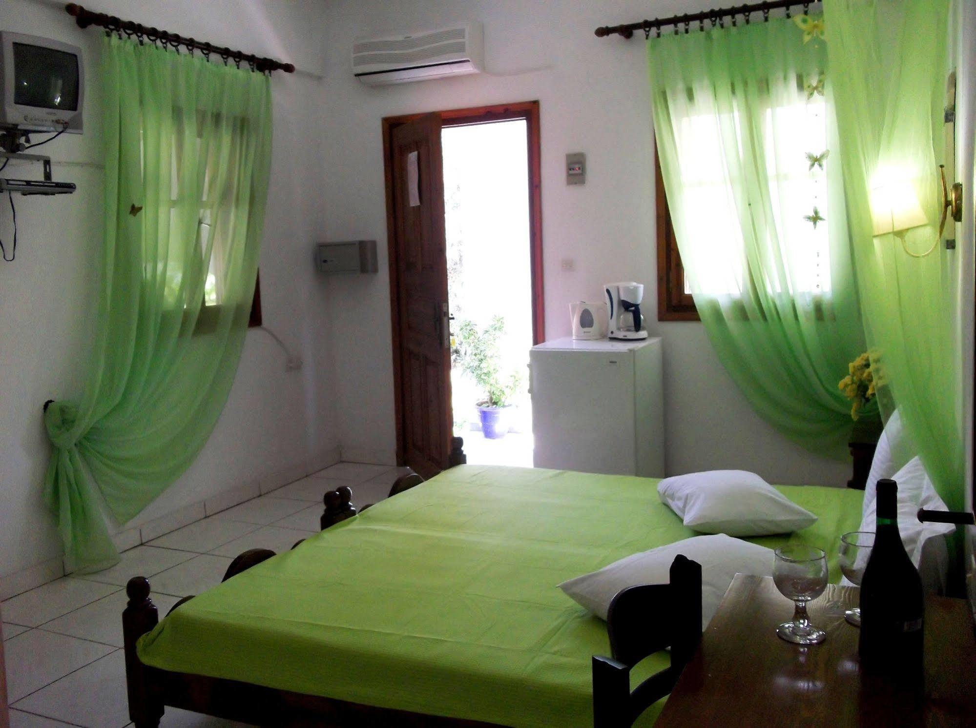 Artemis Bungalows Stafylos Luaran gambar