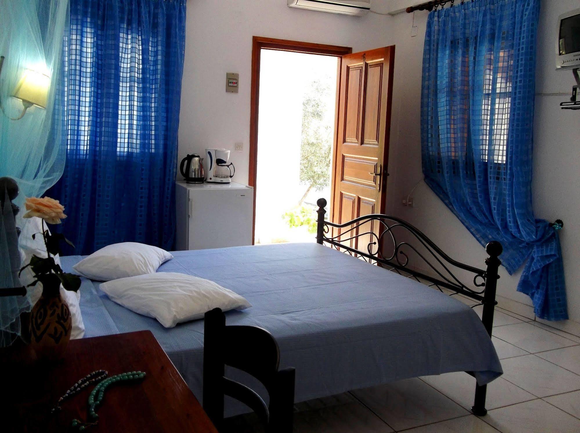 Artemis Bungalows Stafylos Luaran gambar